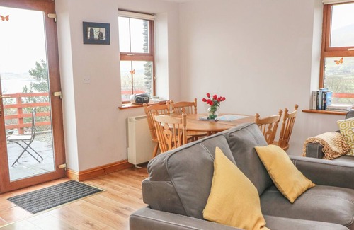 Caherkeen Cottage | CAHIRKEEN COTTAGE, pet friendly in Allihies, County Cork