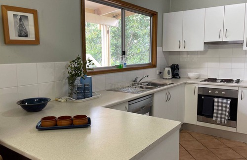 Bawley Point House | Cair Paravel - Just a short stroll to Bawley Beach and Willinga Lake