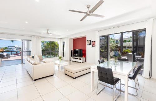 Trinity Park House | Cairns Beaches Home, Marina View, Sleeps 12