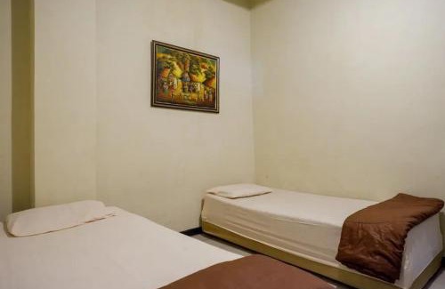 Surakarta Hotel | Cakra Homestay Solo Mitra RedDoorz