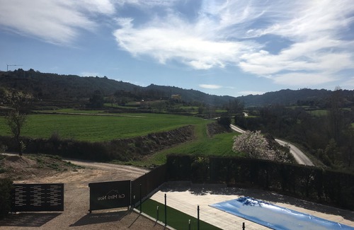 Cardona House | CAL MIRÓ NOU -Holliday villa with pool and barbacue 1 hour awa from Barcelona-