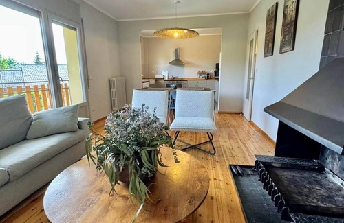 Llivia Apartment | CAL QuEROL LLIVIA - Spacious 3BR apt, comfort & relaxation in Cerdanya · Pets