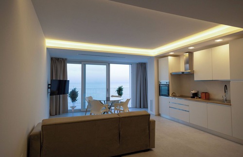 Molfetta Apartment | [Calammare Apartment N°6 Blu] - Seaview - Molfetta - Private Beach & Gym