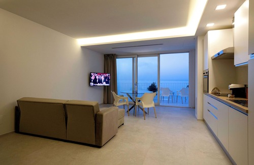 Molfetta Apartment | [Calammare Apartment N°6 Blu] - Seaview - Molfetta - Private Beach & Gym