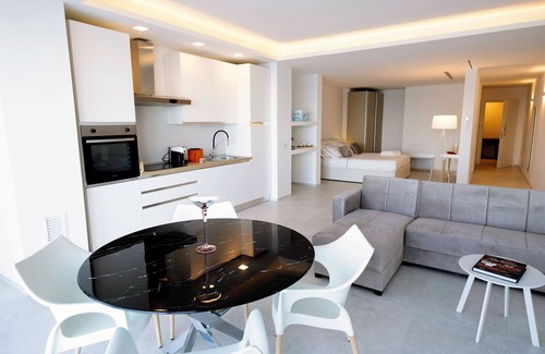 Molfetta Apartment | [Calammare Apartment N°6 Blu] - Seaview - Molfetta - Private Beach & Gym