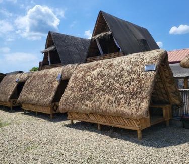 Calatagan Hotel | Calatagan's Bahay Kubo - with Beach Access