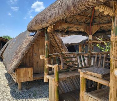 Calatagan Hotel | Calatagan's Bahay Kubo - with Beach Access