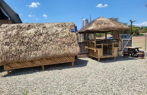 Calatagan Hotel | Calatagan's Bahay Kubo - with Beach Access