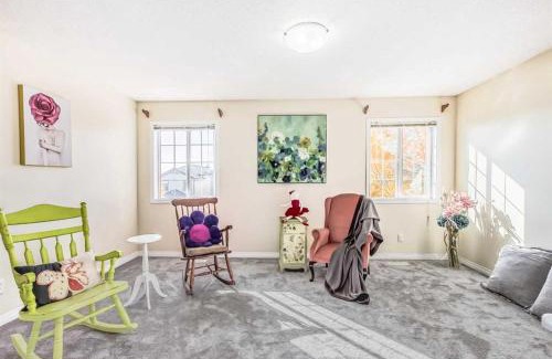 Calgary House | Calgary Mountain Gorgeous Single House Close Airport & Free Parking