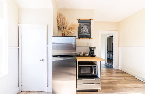 Shiloh House | Cali Coast * Small home in quiet neighborhood