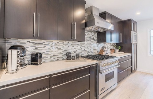 Woodland Hills House | Cali Luxury Dream Hideaway + Guest Suite