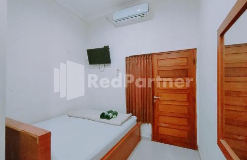 Wonosari Hotel | Calida Hotel Mitra RedDoorz near Alun Alun Wonosari