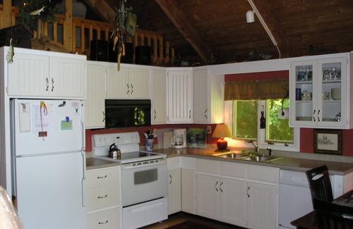 Hope Cottage | Call of the Loon-Cozy, Delightful Cottage on Quiet Hobbs Pond
