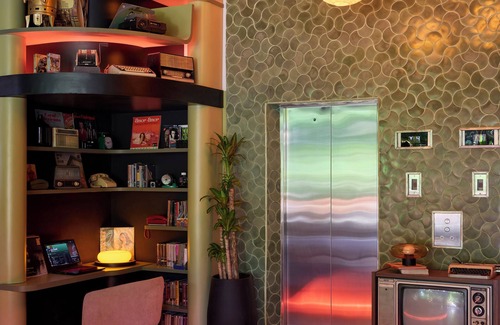 Zona Rosa Hotel | Calle Flora Hotel by Jalo