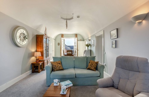 Queen Camel Apartment | Calleron - One Bedroom Apartment, Sleeps 2