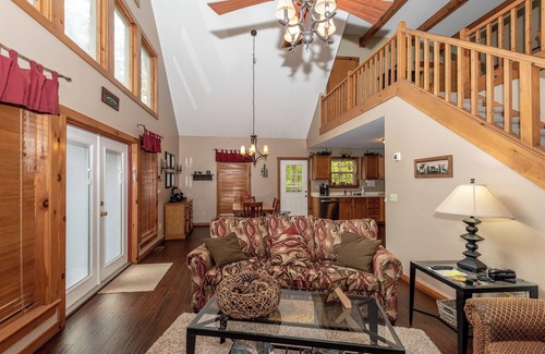Townsend Cabin | Calling all Golf players! This home is located in a golf course community.