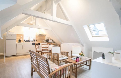 Bayeux Apartment | Calm and comfortable apartment in Bayeux, 9km from the beach