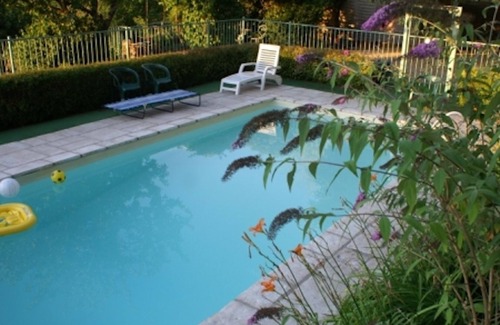Cordes-sur-Ciel Apartment | Calm cocoon overlooking the valley for a couple on a wedding night or a small family