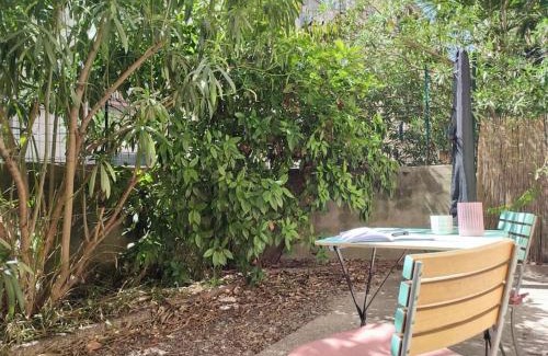 Barriera Vecchia-San Giacomo Apartment | Calm flat with a private terrace