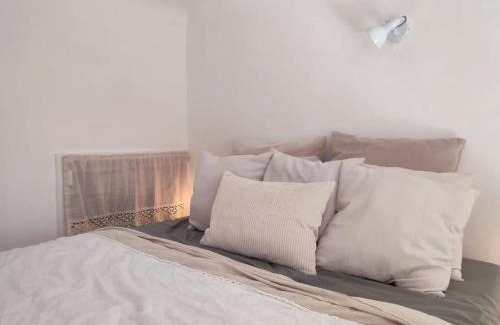 Barriera Vecchia-San Giacomo Apartment | Calm flat with a private terrace