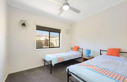 Moonta Bay House | Calm Waters