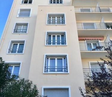 Gares Apartment | Calme & Spacieux - 100m2 - Gare St-Roch