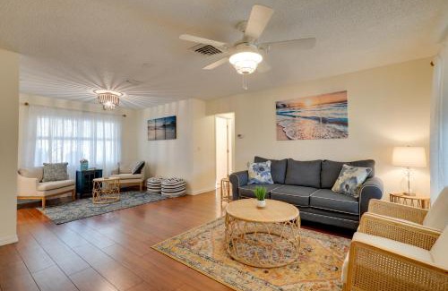 Clearwater House | Calming Getaway 9 Mi to Clearwater Beach!