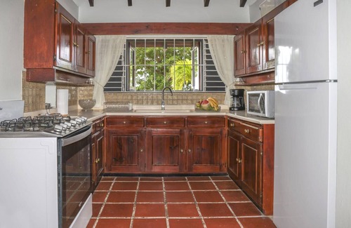 Gate Park Villa | Calypso Court 3BR in Saddleback by Personal Villas - Hacienda-Style Haven