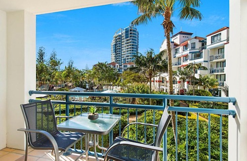 Coolangatta Apartment | Calypso Plaza Resort Units 215 & 217 COMBINED - Beachfront Coolangatta
