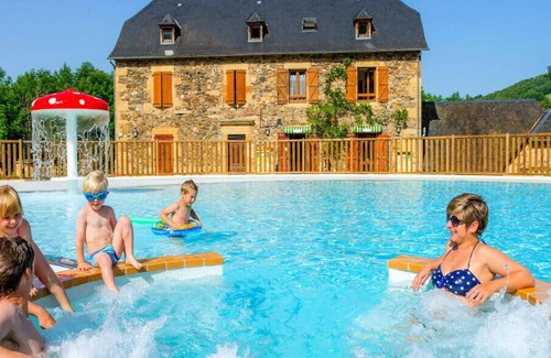 Saint-Geniez-d'Olt House | Camping La Boissière**** - Classic 3-room mobile home 4 adults + 2 children under 12 years old