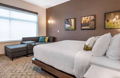 Downtown Louisville Hotel | Cambria Hotel Louisville Downtown-Whiskey Row