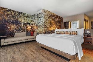 NoDo District Hotel | Cambria Hotel Omaha Downtown