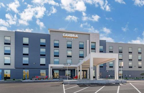 Plymouth Hotel | Cambria Hotel & Suites Plymouth