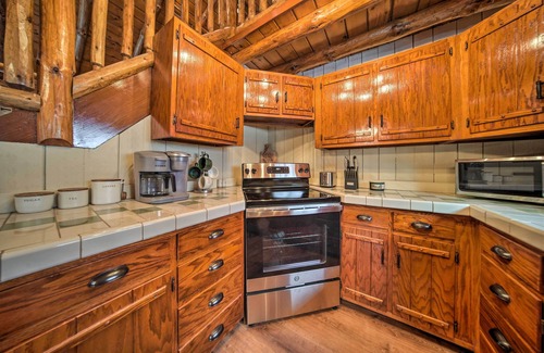 Cambridge Springs Cabin | Cambridge Springs Cabin Near French Creek!
