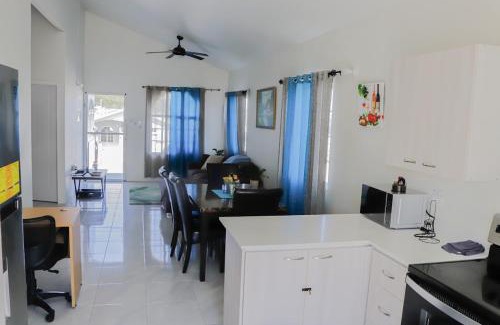 Discovery Bay House | Camelot Paradise