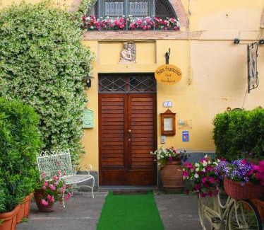 Buti Bed & Breakfast | Camere Zimmer Rooms San Francesco