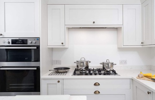 Chysauster Apartment | Camilla House Garden Flat