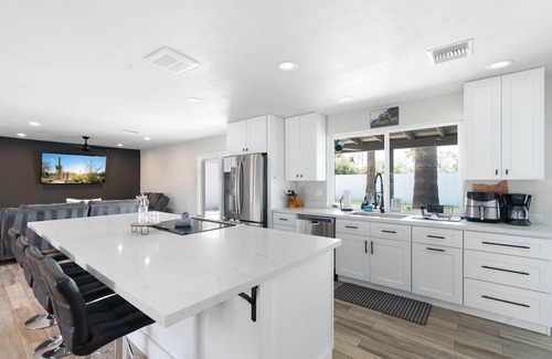 Raskin Estates House | Camino Santo