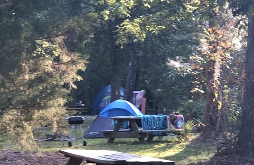 Vernon RV Rental | Camp directly on the river