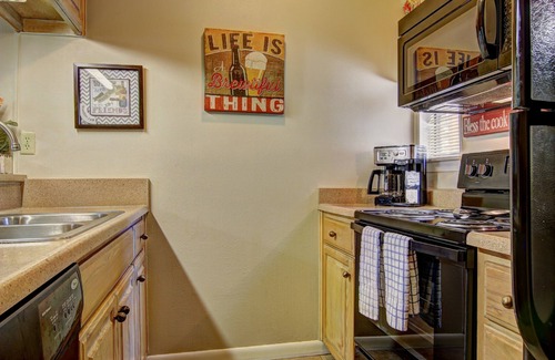 New Braunfels Condo | Camp Warnecke On The Comal River, Across The Street From Schlitterbahn!