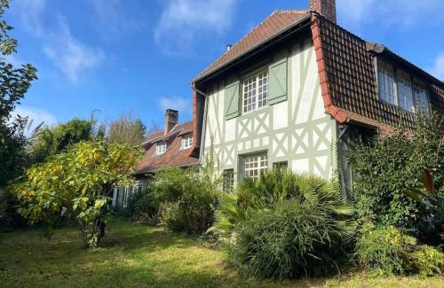 Rainfreville House | Campagne Chic 15 minute de la mer