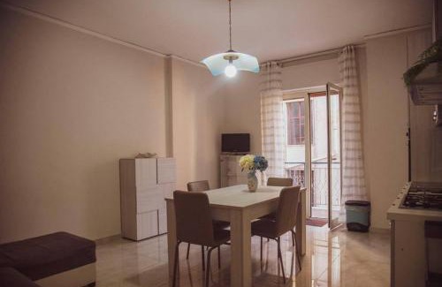 Poggiomarino Apartment | Campania Apartment Vesuvio Comfort -150m dalla stazione - 5km da Pompei