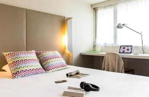 Conflans-Sainte-Honorine Hotel | Campanile Conflans-Sainte-Honorine