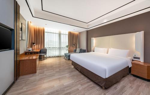 Dadunwei Hotel | Campanile Shenzhen Gongming Honghuashan Metro Station