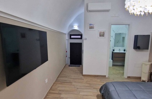 Manfredonia Bed & Breakfast | CAMPANILE17 BED AND BRAKFAST 4 BEDS . DOUBLE ROOM AND SINGLE BED CASTLE
