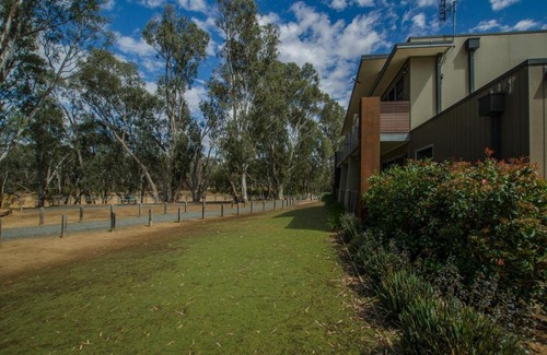 Echuca Hotel | Campaspe Lodge