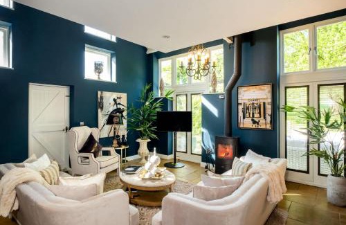 Chipping Campden House | Campden Barn - Exclusive Home with Hot Tub