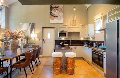 Chipping Campden House | Campden Barn - Exclusive Home with Hot Tub