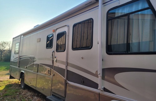 Alix House | Camper 3 miles from interstate I40. Private and close to many outdoor activities