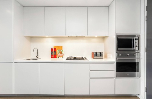 Camperdown Apartment | Camperdown 1 bdrm with car park, gym & pool